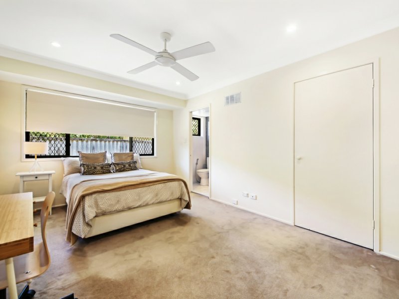 Photo - 4 Grebe Place, Burleigh Waters QLD 4220 - Image 5