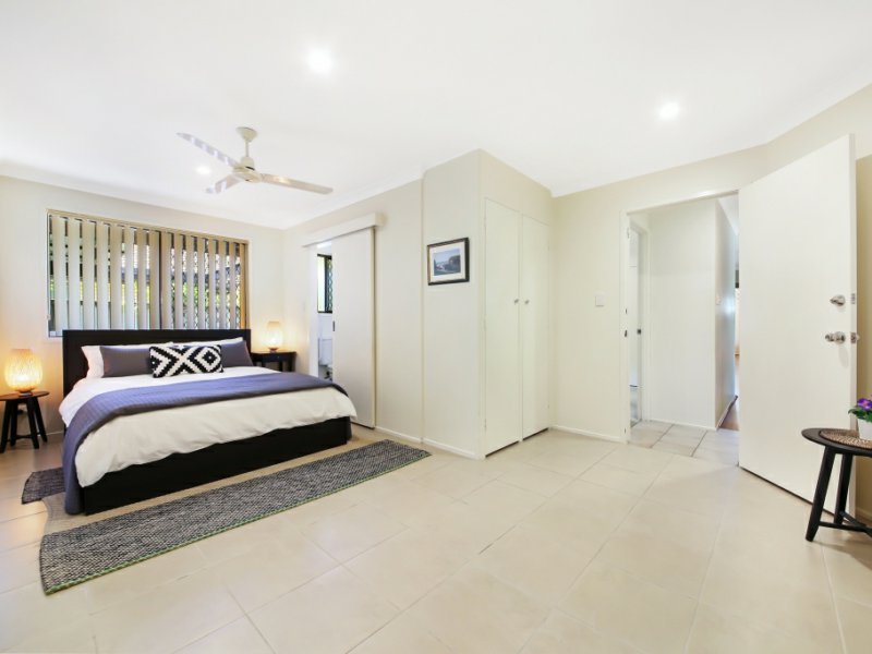 Photo - 4 Grebe Place, Burleigh Waters QLD 4220 - Image 13