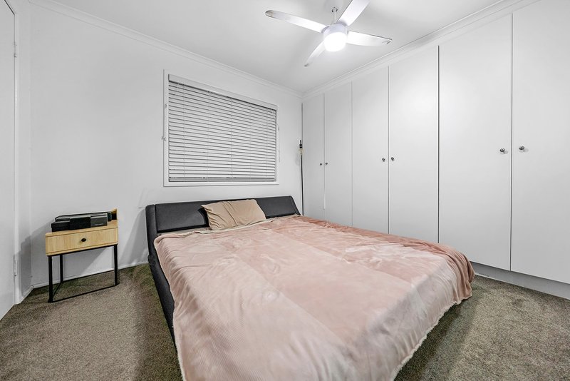 Photo - 4 Greenfield Street, Eagleby QLD 4207 - Image 9