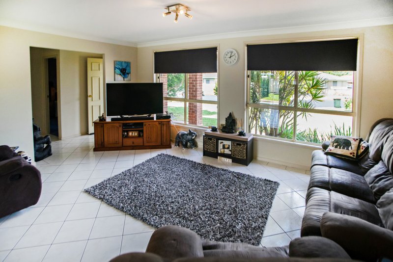 Photo - 4 Greenview Close, Forster NSW 2428 - Image 2