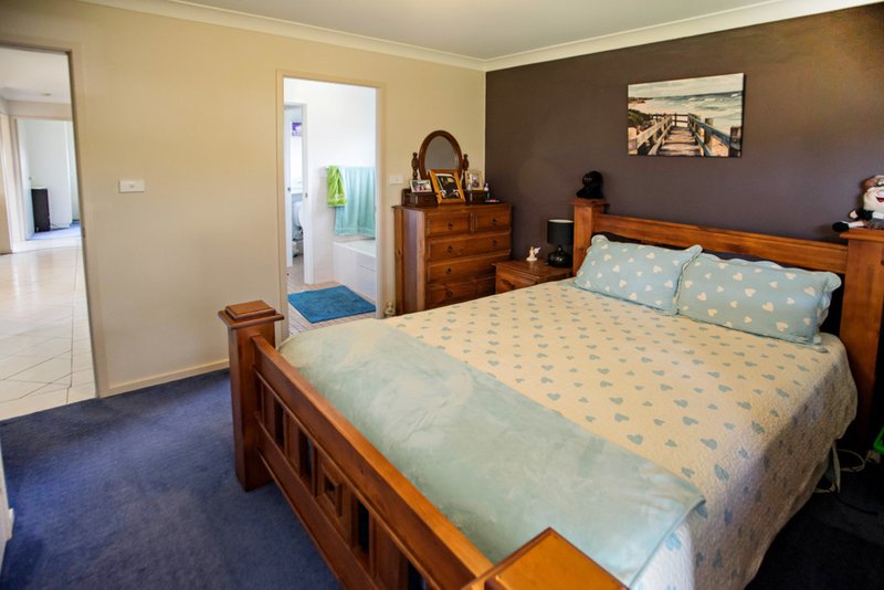 Photo - 4 Greenview Close, Forster NSW 2428 - Image 5