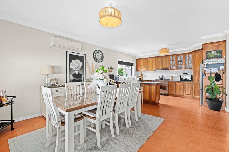 Photo - 4 Greenwich Crescent, Caroline Springs VIC 3023 - Image 14