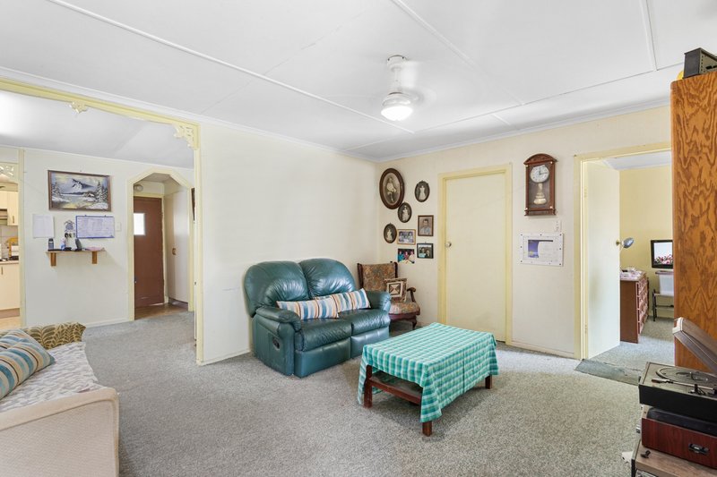 Photo - 4 Gregory Avenue, Deception Bay QLD 4508 - Image 5