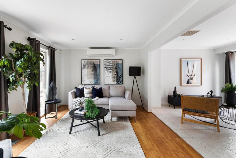 Photo - 4 Gresswell Park Drive, Watsonia VIC 3087 - Image 4