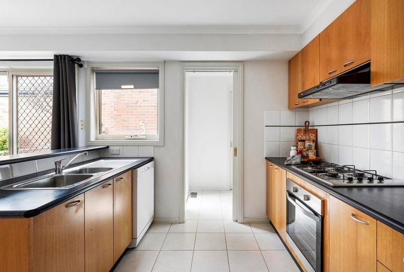 Photo - 4 Gresswell Park Drive, Watsonia VIC 3087 - Image 9