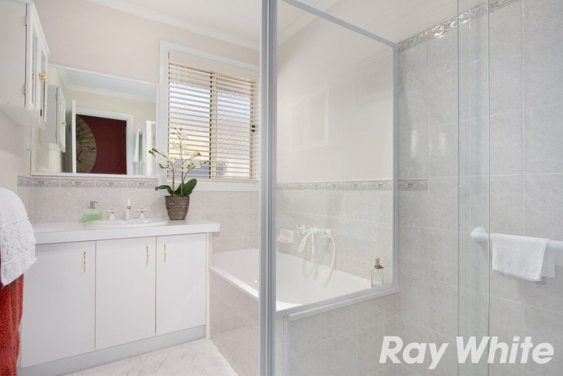 Photo - 4 Grice Quadrant, Pakenham VIC 3810 - Image 10