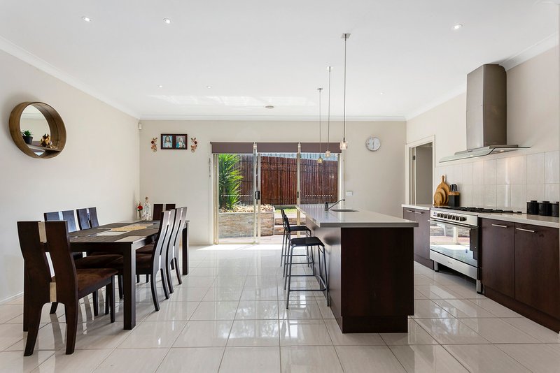 Photo - 4 Griffith Mews, Pakenham VIC 3810 - Image 6