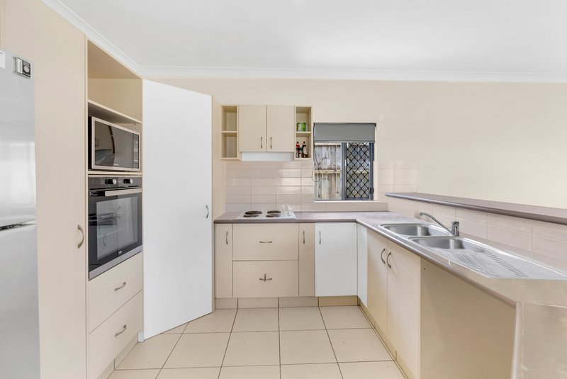 Photo - 4 Guiness Close, White Rock QLD 4868 - Image 7