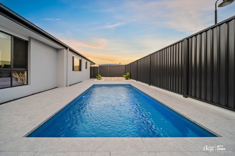 Photo - 4 Gulliver Crescent, Logan Reserve QLD 4133 - Image 13