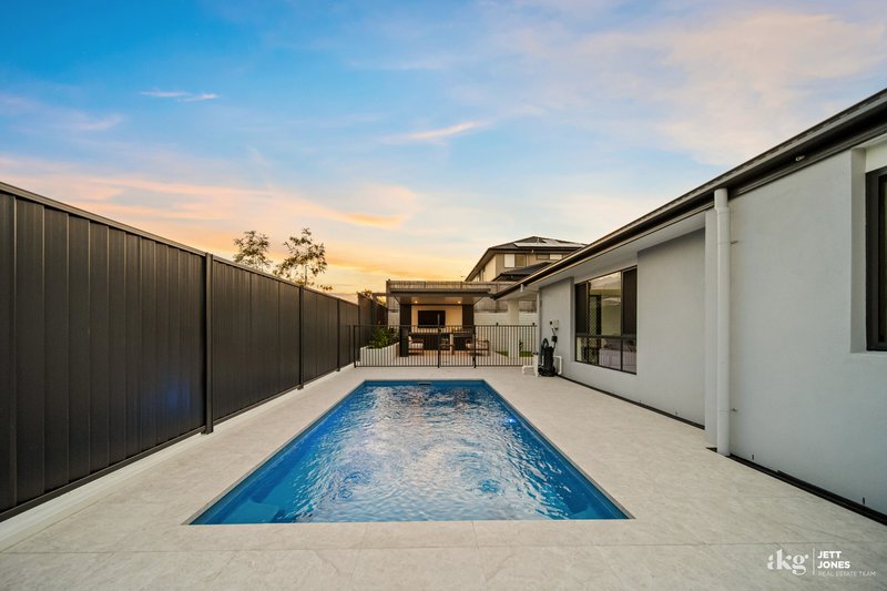 Photo - 4 Gulliver Crescent, Logan Reserve QLD 4133 - Image 17