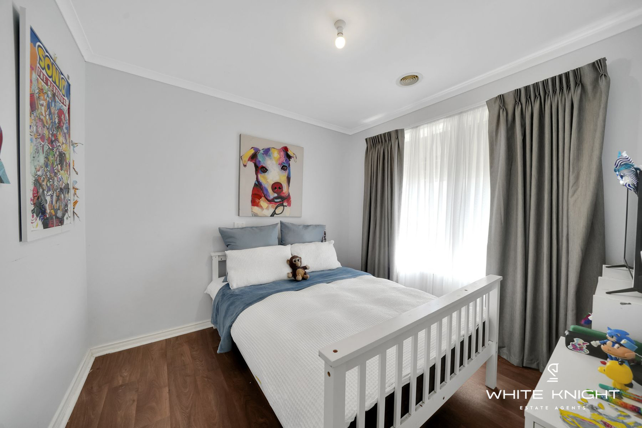 4 Gumleaf Court, Cairnlea, VIC 3023 - Image 1