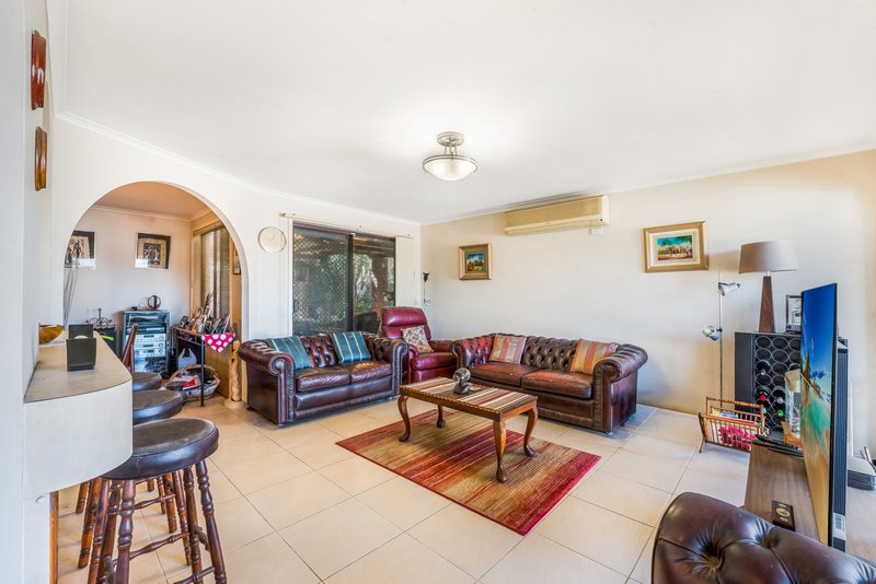 Photo - 4 Guyra Close, Bossley Park NSW 2176 - Image 3