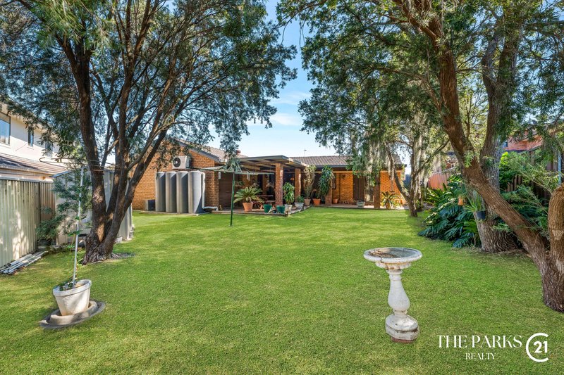 Photo - 4 Guyra Close, Bossley Park NSW 2176 - Image 9
