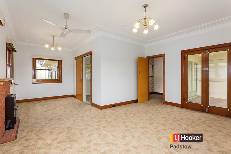 Photo - 4 Gwandalan Road, Padstow NSW 2211 - Image 2