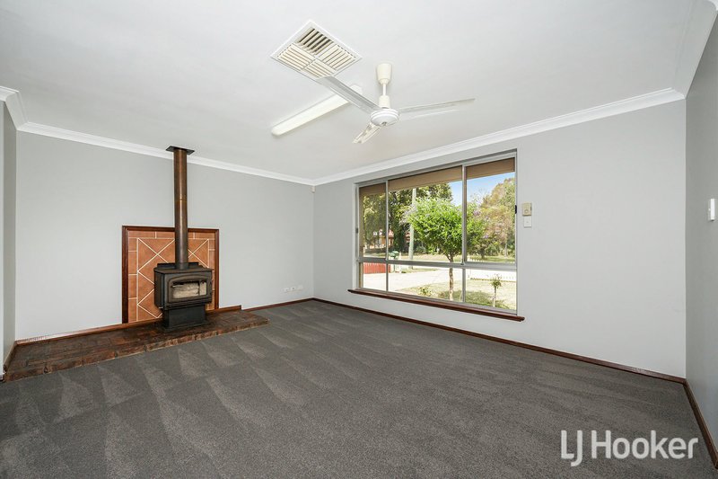 Photo - 4 Gymea Court, Armadale WA 6112 - Image 10