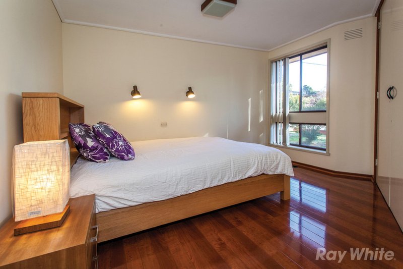 Photo - 4 Gymea Court, Glen Waverley VIC 3150 - Image 10