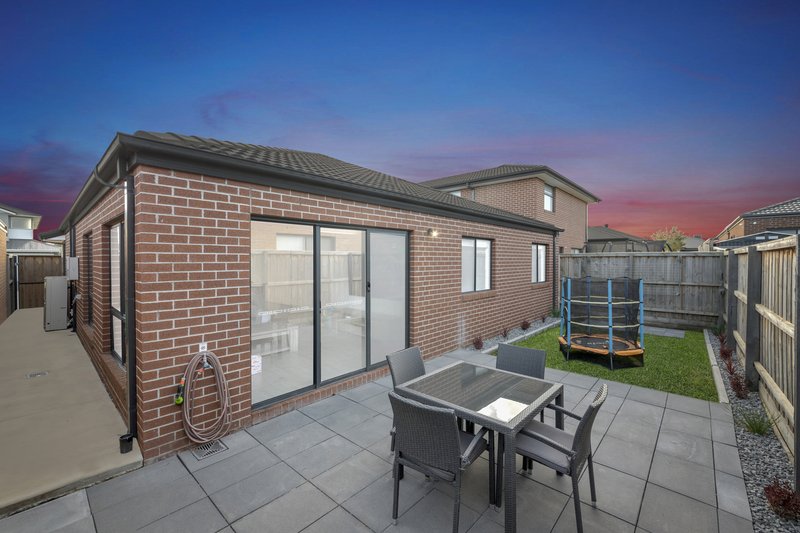 Photo - 4 Hackney Way, Kalkallo VIC 3064 - Image 12