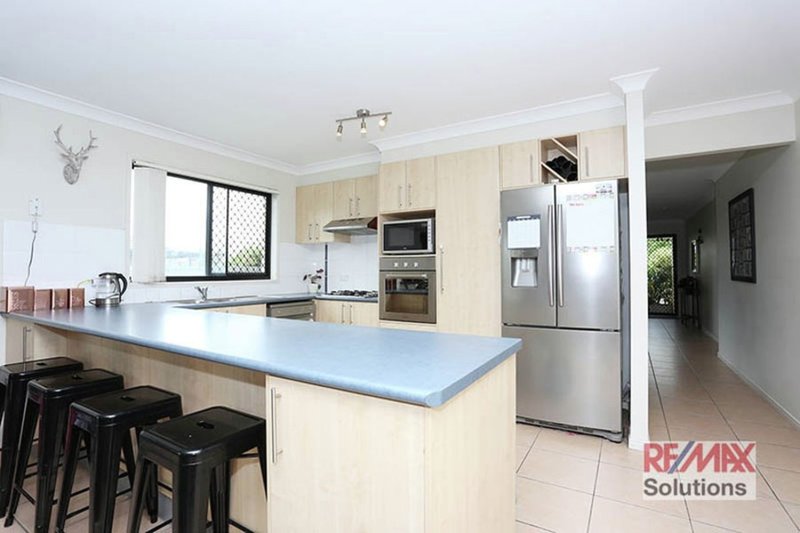 Photo - 4 Halifax Court, Bray Park QLD 4500 - Image 3