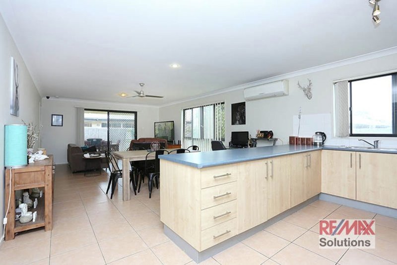 Photo - 4 Halifax Court, Bray Park QLD 4500 - Image 4