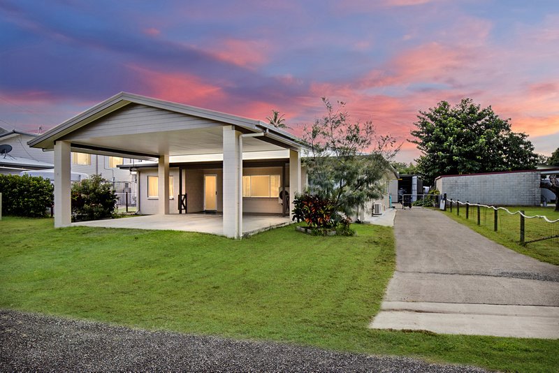 4 Hall Drive, Wilson Beach QLD 4800