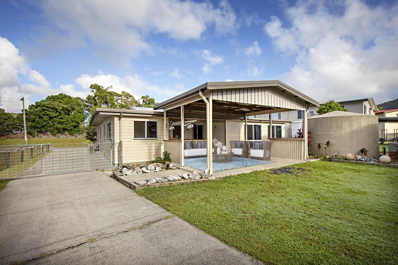 Photo - 4 Hall Drive, Wilson Beach QLD 4800 - Image 7