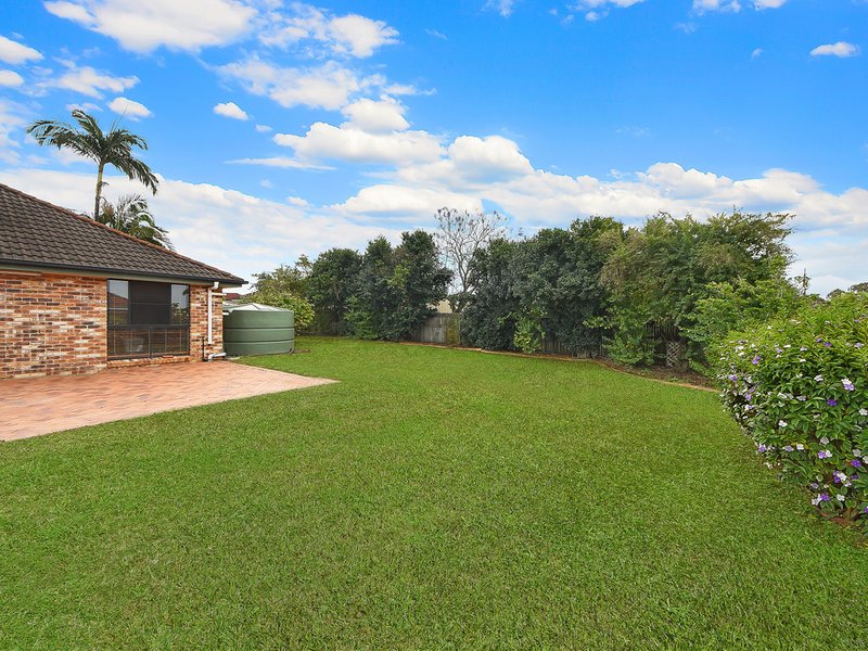 Photo - 4 Hambleton Crescent, Murrumba Downs QLD 4503 - Image 15