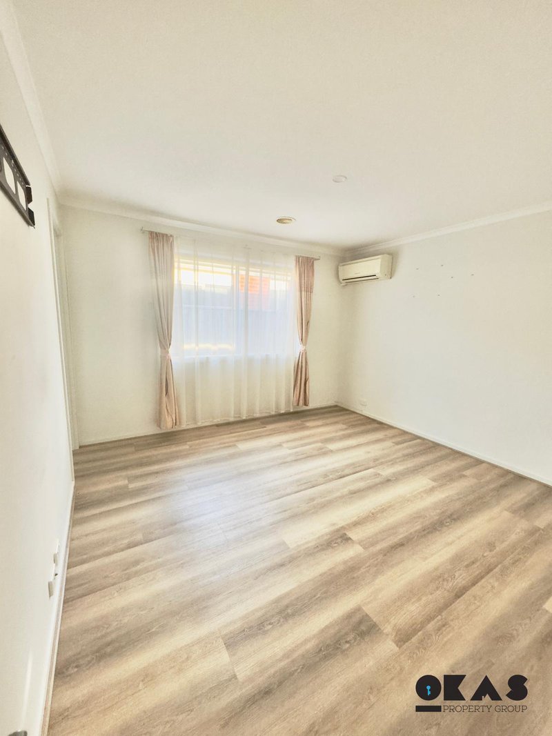 Photo - 4 Hamish Drive, Tarneit VIC 3029 - Image 7