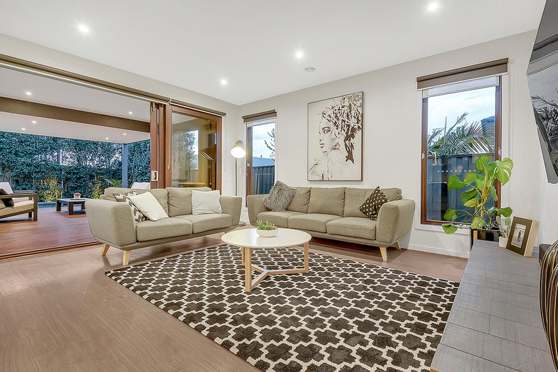 Photo - 4 Hampstead Place, Craigieburn VIC 3064 - Image 11