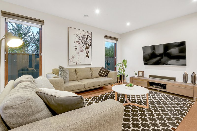 Photo - 4 Hampstead Place, Craigieburn VIC 3064 - Image 12