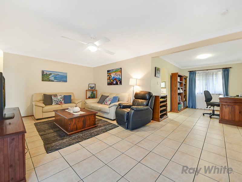 Photo - 4 Harback Street, Zillmere QLD 4034 - Image 2