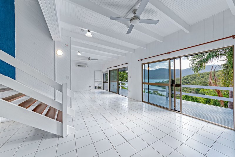 Photo - 4 Harbour Avenue, Shute Harbour QLD 4802 - Image 3