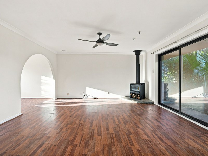 Photo - 4 Harcourt Place, Eagle Vale NSW 2558 - Image 2