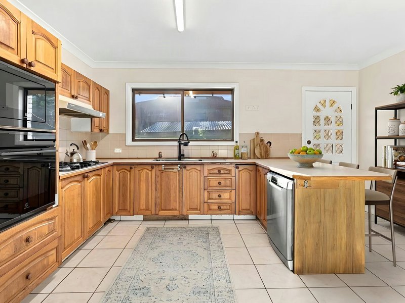 Photo - 4 Harcourt Place, Eagle Vale NSW 2558 - Image 5