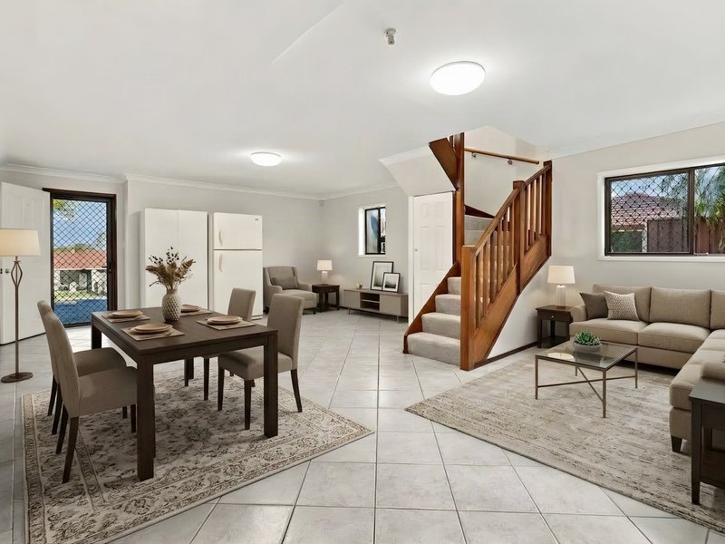 Photo - 4 Harcourt Place, Eagle Vale NSW 2558 - Image 11
