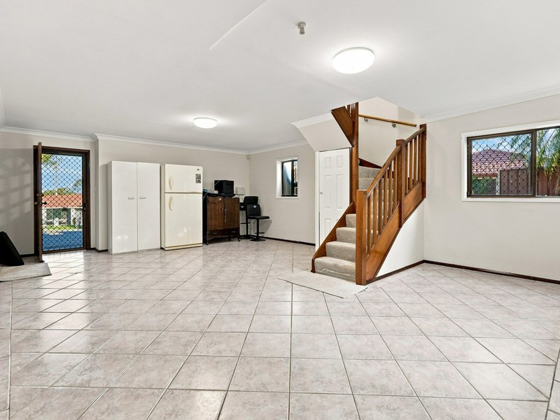 Photo - 4 Harcourt Place, Eagle Vale NSW 2558 - Image 12