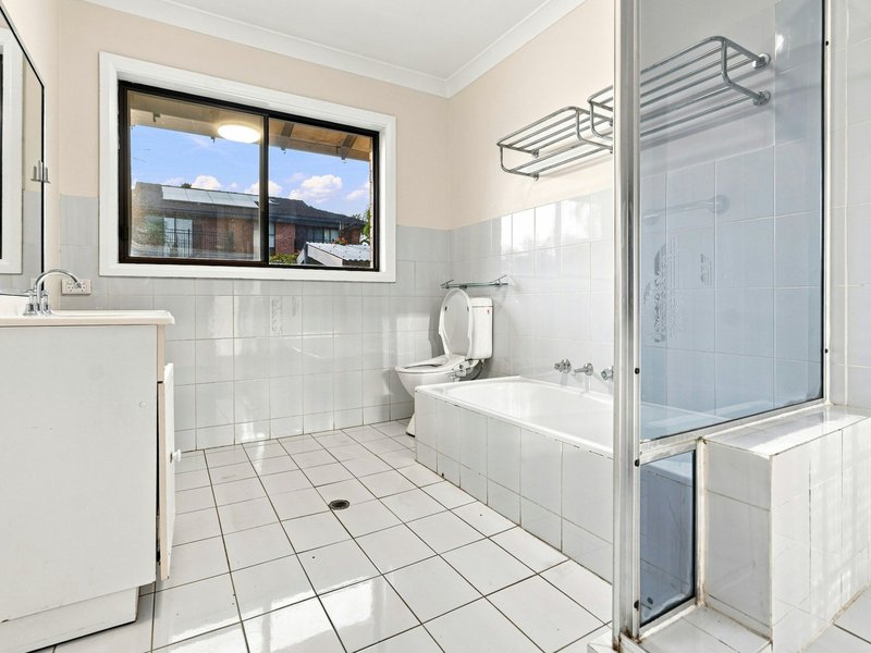 Photo - 4 Harcourt Place, Eagle Vale NSW 2558 - Image 15