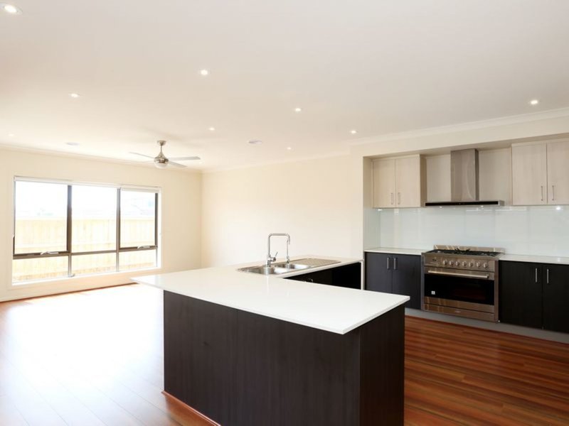 Photo - 4 Hargrave Avenue, Point Cook VIC 3030 - Image 3