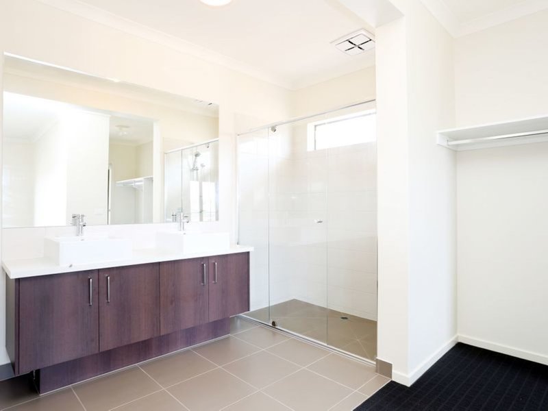 Photo - 4 Hargrave Avenue, Point Cook VIC 3030 - Image 6