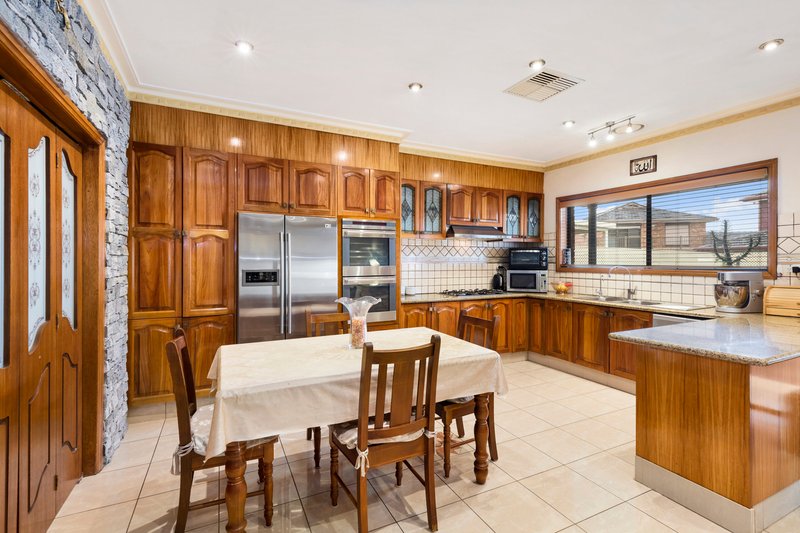 Photo - 4 Harley Court, Thomastown VIC 3074 - Image 3