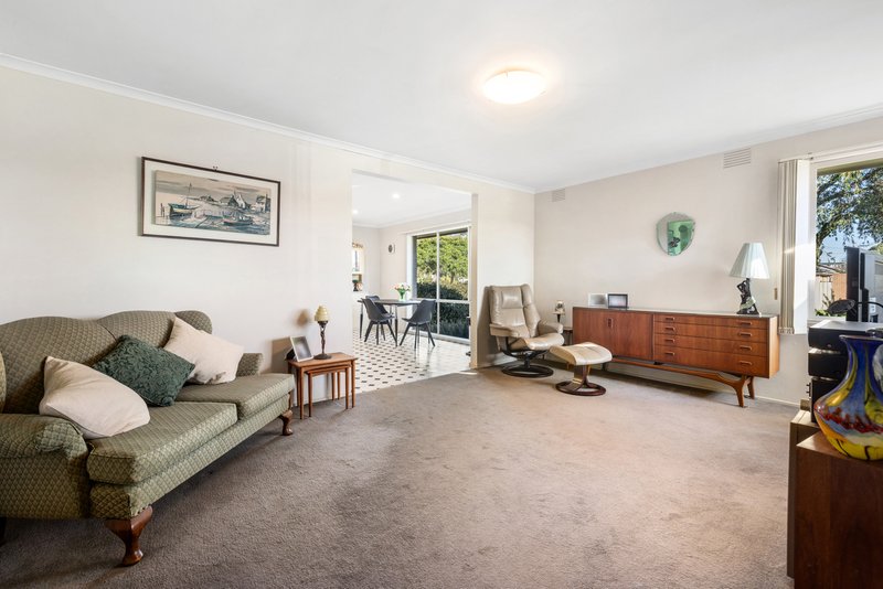 Photo - 4 Harrison Drive, Cranbourne VIC 3977 - Image 2