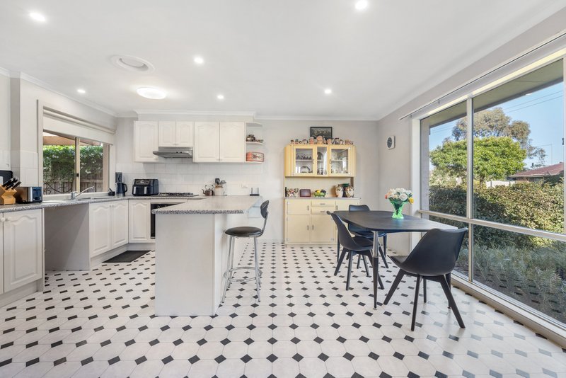 Photo - 4 Harrison Drive, Cranbourne VIC 3977 - Image 5