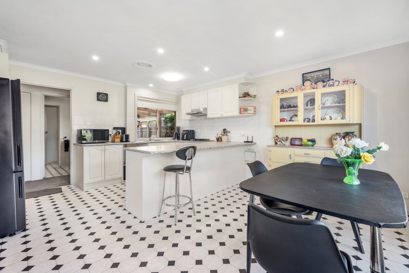 Photo - 4 Harrison Drive, Cranbourne VIC 3977 - Image 6