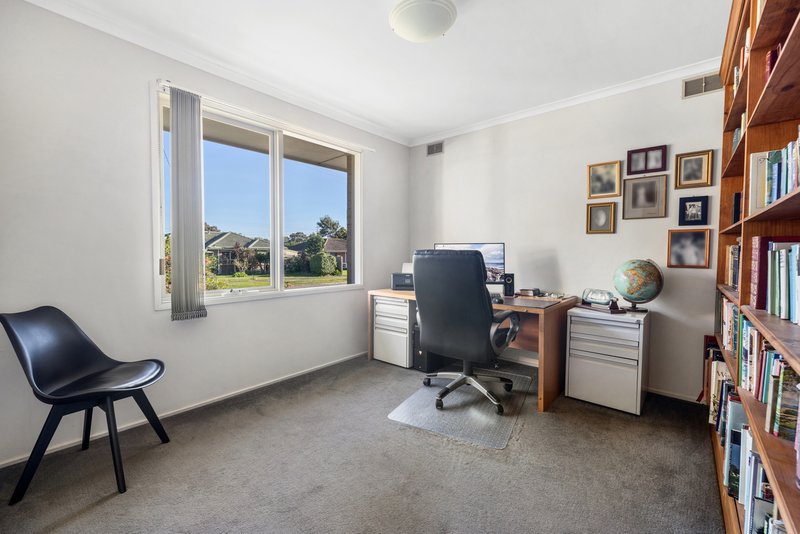 Photo - 4 Harrison Drive, Cranbourne VIC 3977 - Image 10