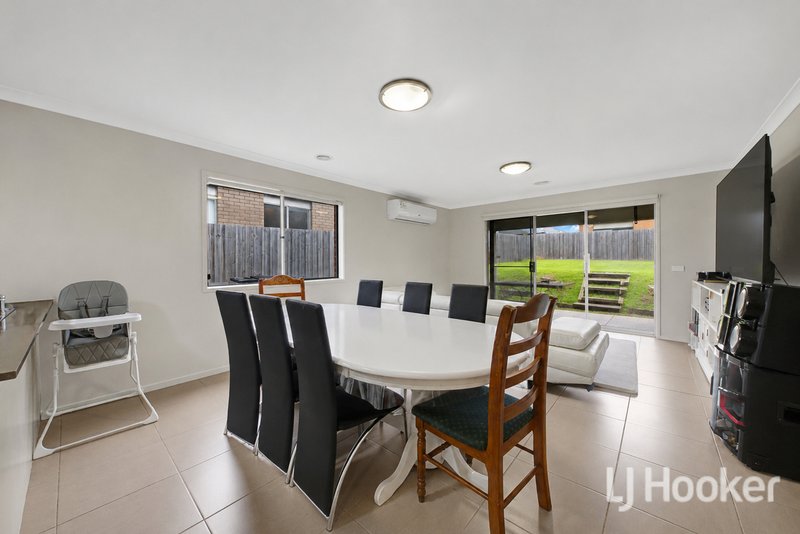Photo - 4 Hart Crescent, Brookfield VIC 3338 - Image 6