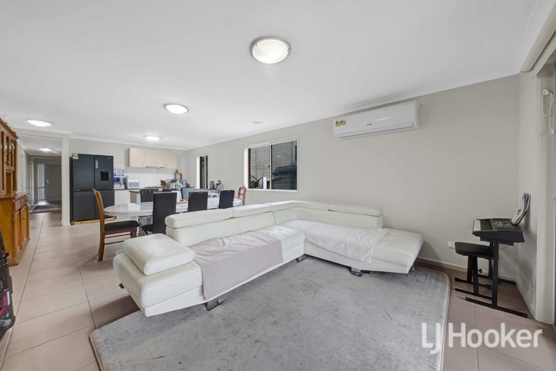 Photo - 4 Hart Crescent, Brookfield VIC 3338 - Image 7
