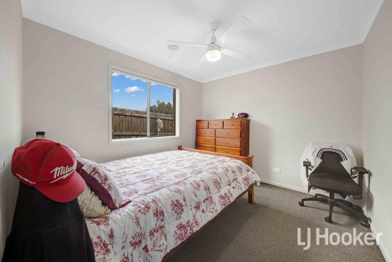 Photo - 4 Hart Crescent, Brookfield VIC 3338 - Image 9