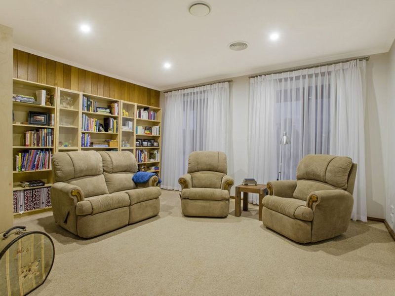 Photo - 4 Hartwell Court, Werribee VIC 3030 - Image 6