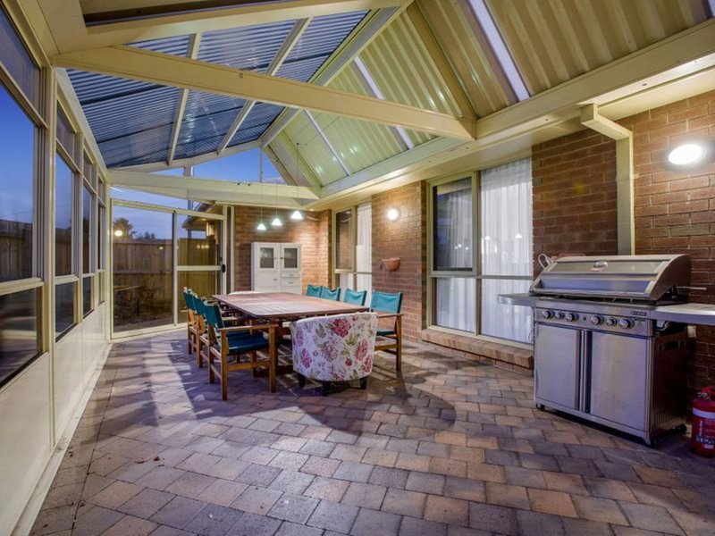 Photo - 4 Hartwell Court, Werribee VIC 3030 - Image 9