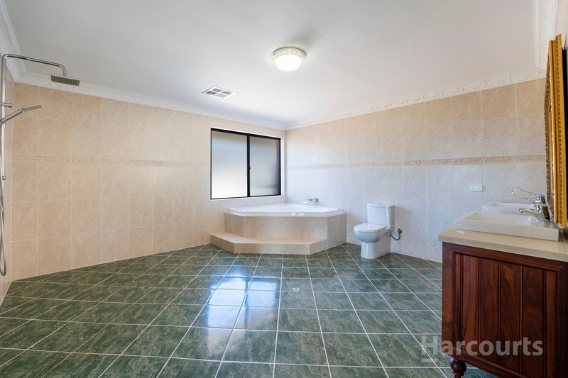 Photo - 4 Harvey View Drive, Herron WA 6211 - Image 8