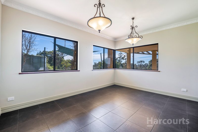 Photo - 4 Harvey View Drive, Herron WA 6211 - Image 12